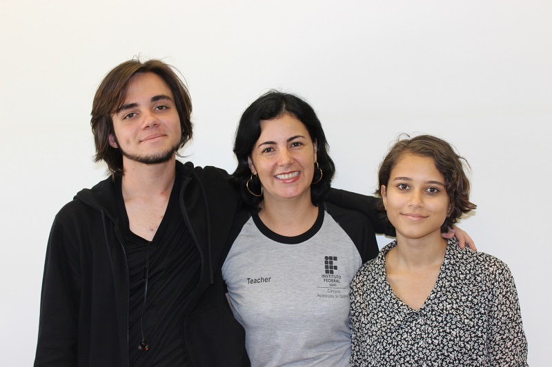 Tiago Javera, professora Rejane Gonçalves e Ana Júlia Carvalho participam do I EPLT do IFB nesta sexta-feira e no sábado